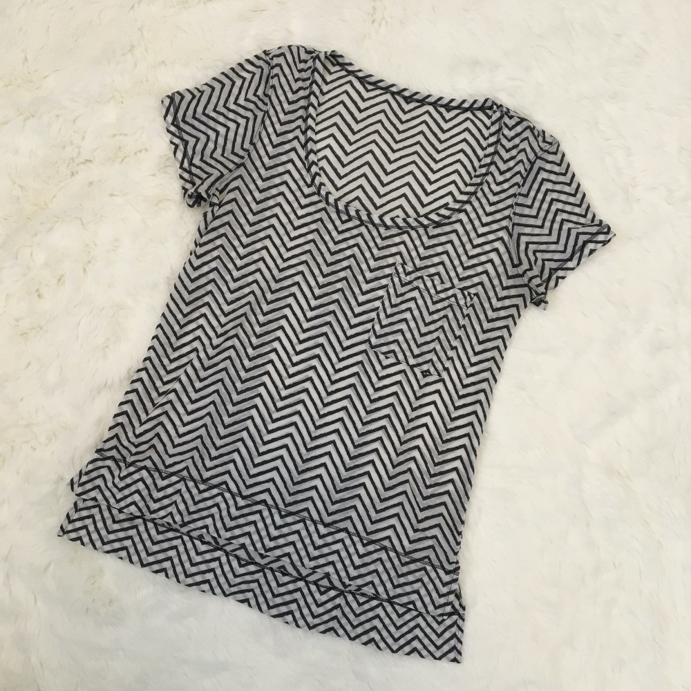 Lululemon Gray White Chevron Striped Layer Shirt 6
